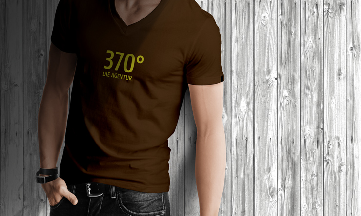 Crew T-Shirt front – 370° – Die Agentur